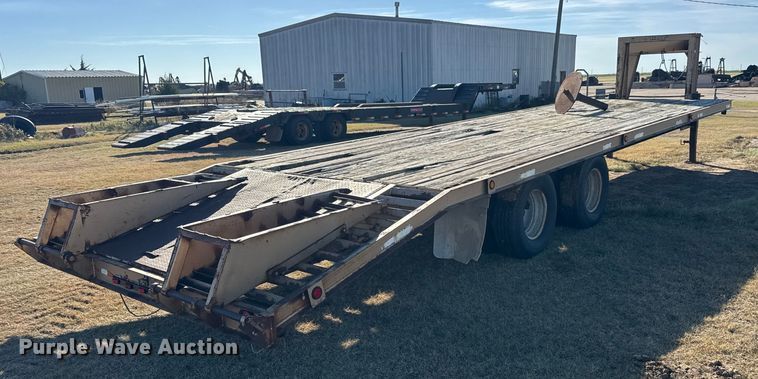 image for item DW6756 1999 Titan 3F3808 equipment trailer