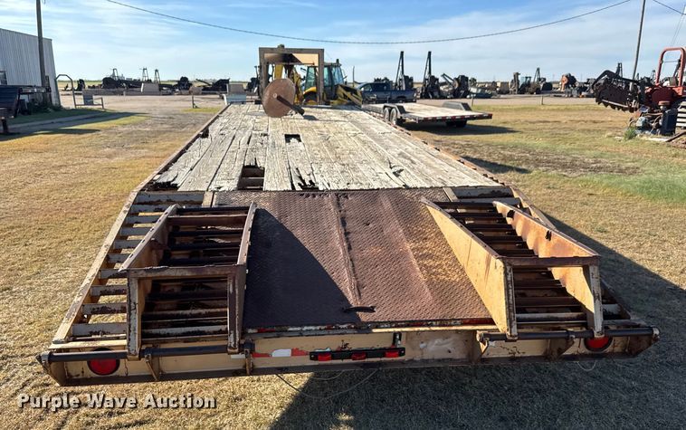 image for item DW6756 1999 Titan 3F3808 equipment trailer