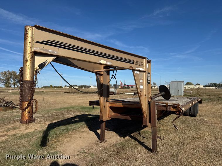 image for item DW6756 1999 Titan 3F3808 equipment trailer