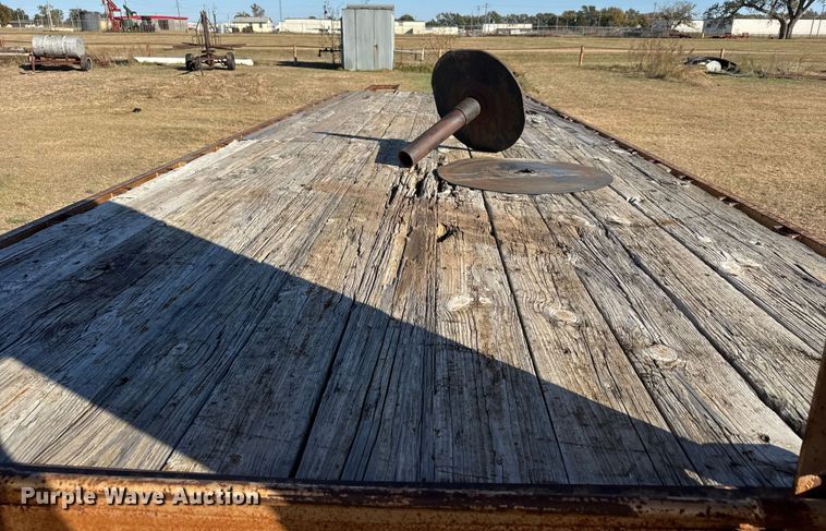 image for item DW6756 1999 Titan 3F3808 equipment trailer