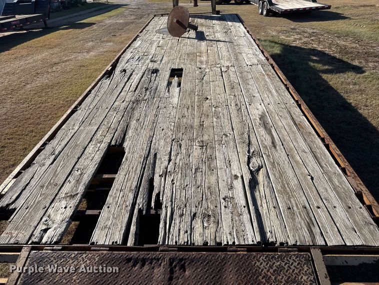 image for item DW6756 1999 Titan 3F3808 equipment trailer