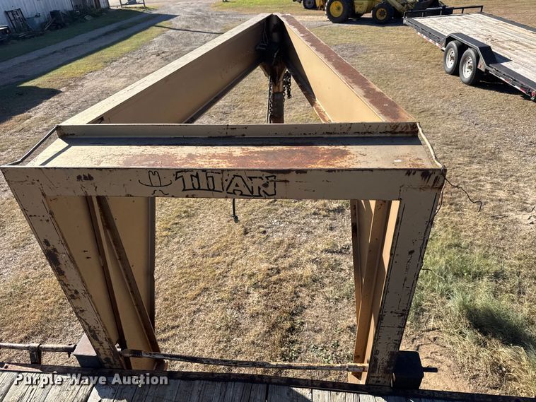 image for item DW6756 1999 Titan 3F3808 equipment trailer