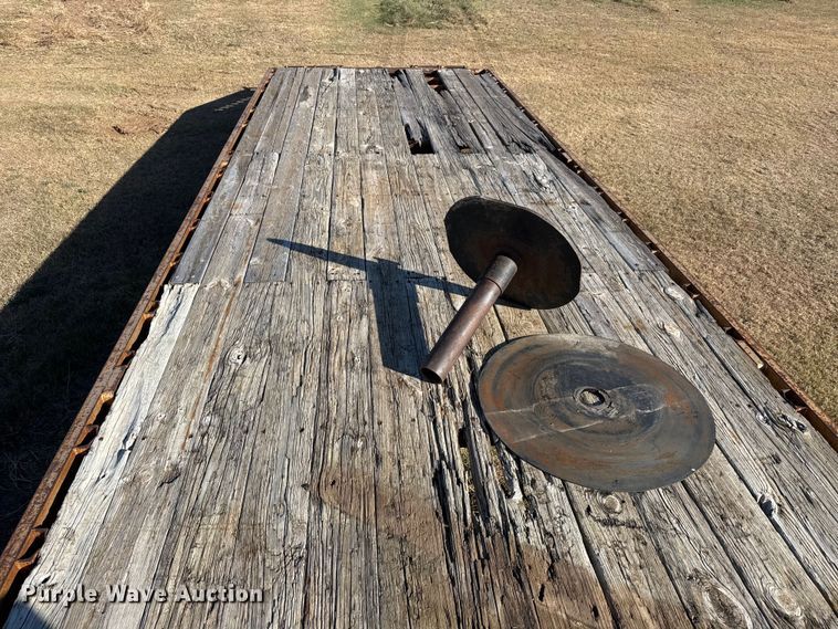 image for item DW6756 1999 Titan 3F3808 equipment trailer