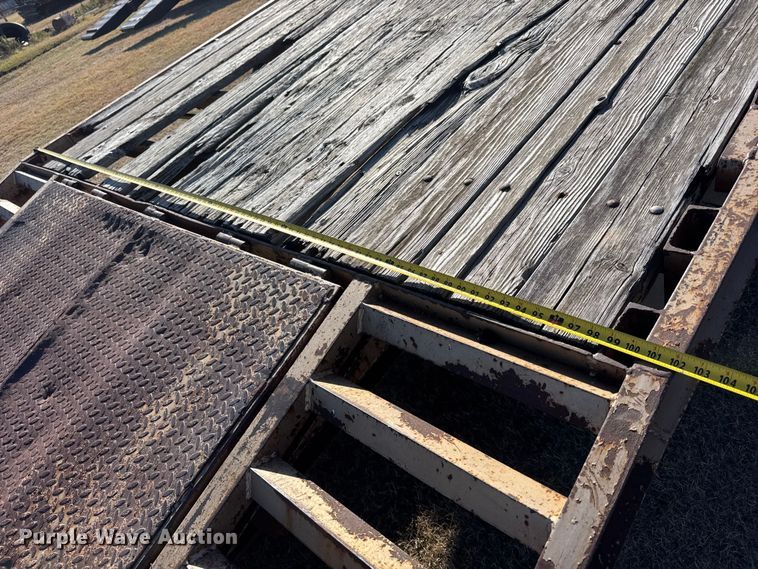 image for item DW6756 1999 Titan 3F3808 equipment trailer