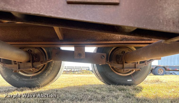 image for item DW6756 1999 Titan 3F3808 equipment trailer