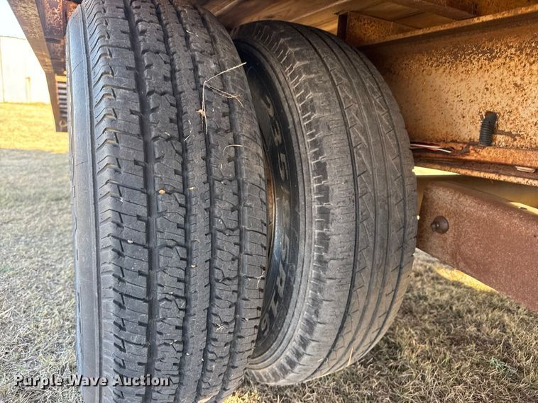 image for item DW6756 1999 Titan 3F3808 equipment trailer