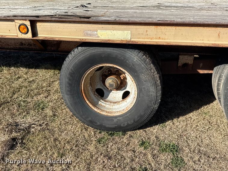 image for item DW6756 1999 Titan 3F3808 equipment trailer