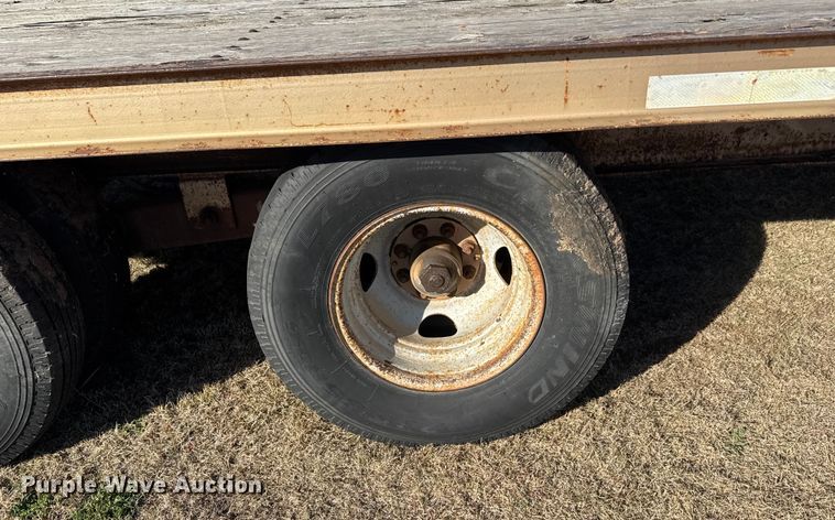 image for item DW6756 1999 Titan 3F3808 equipment trailer