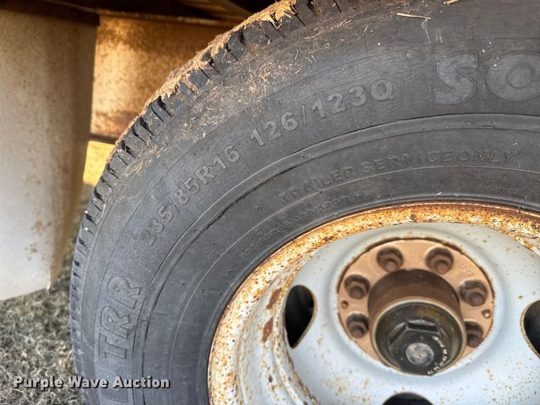 image for item DW6756 1999 Titan 3F3808 equipment trailer