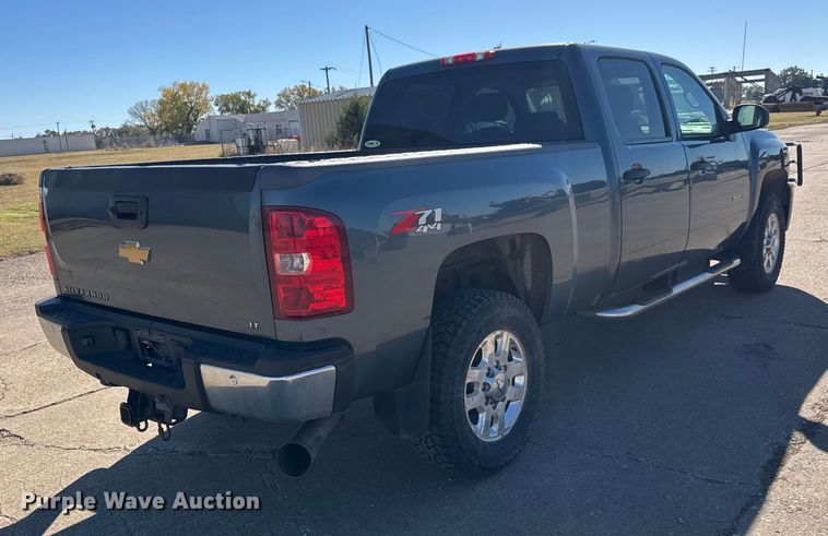 image for item DW6761 2014 Chevrolet Silverado 2500HD LT Crew Cab pickup truck