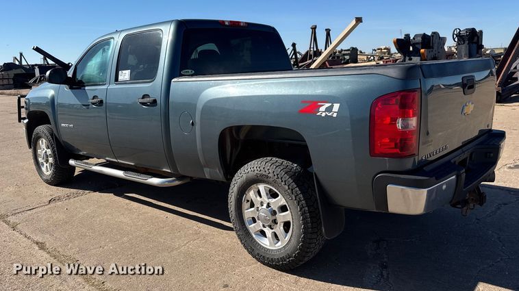 image for item DW6761 2014 Chevrolet Silverado 2500HD LT Crew Cab pickup truck