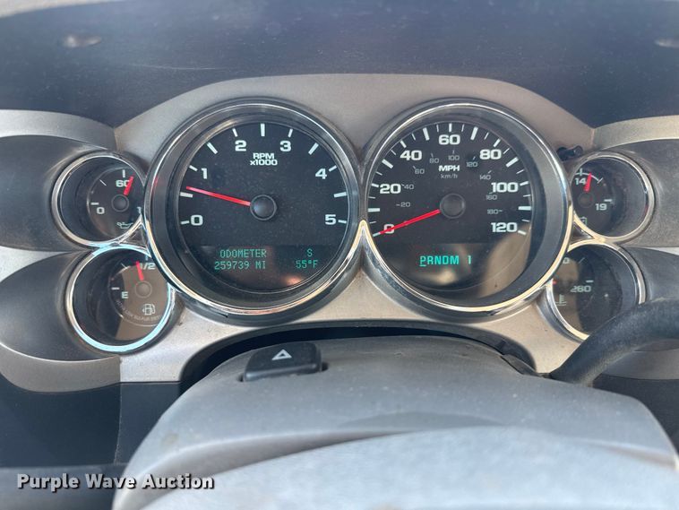 image for item DW6761 2014 Chevrolet Silverado 2500HD LT Crew Cab pickup truck