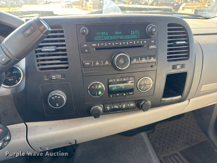 image for item DW6761 2014 Chevrolet Silverado 2500HD LT Crew Cab pickup truck