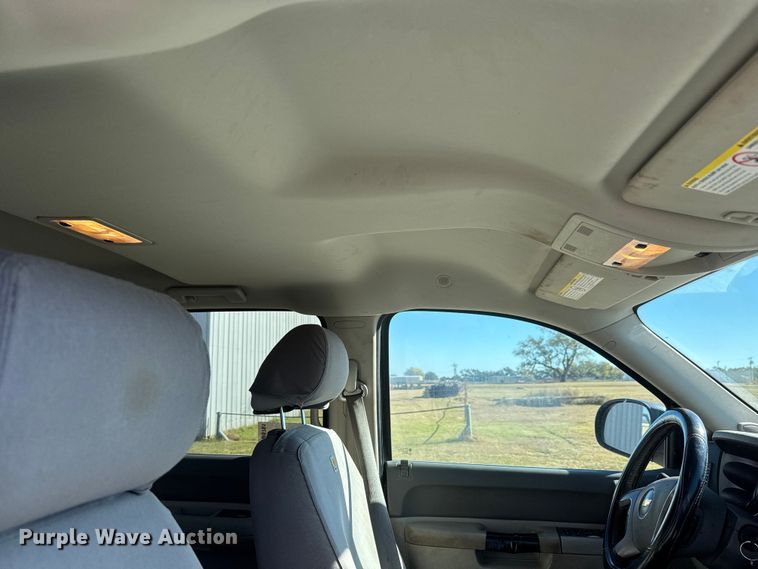 image for item DW6761 2014 Chevrolet Silverado 2500HD LT Crew Cab pickup truck