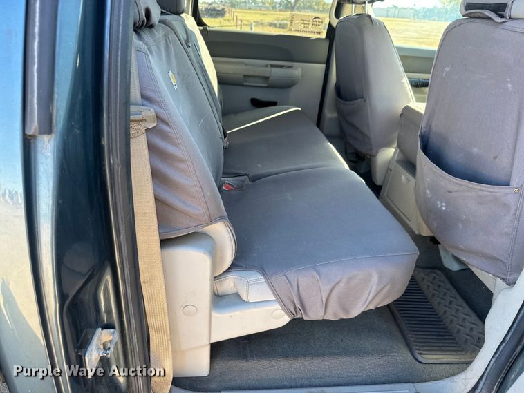 image for item DW6761 2014 Chevrolet Silverado 2500HD LT Crew Cab pickup truck