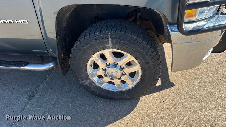 image for item DW6761 2014 Chevrolet Silverado 2500HD LT Crew Cab pickup truck