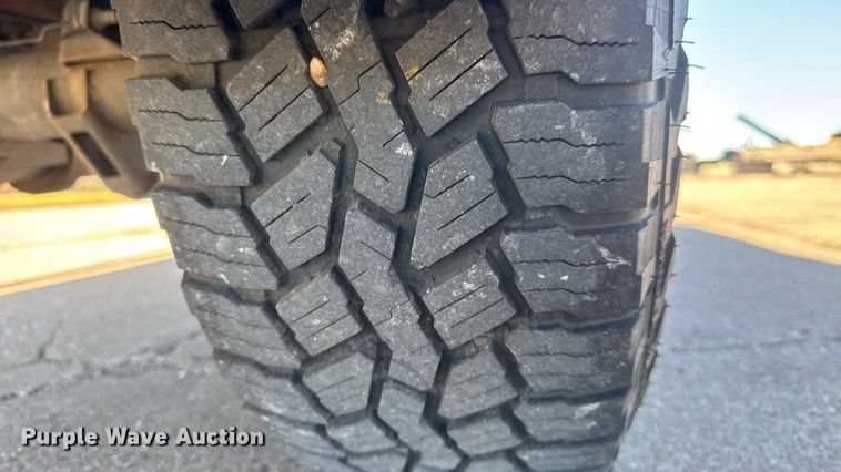 image for item DW6761 2014 Chevrolet Silverado 2500HD LT Crew Cab pickup truck