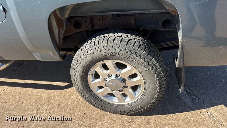 image for item DW6761 2014 Chevrolet Silverado 2500HD LT Crew Cab pickup truck