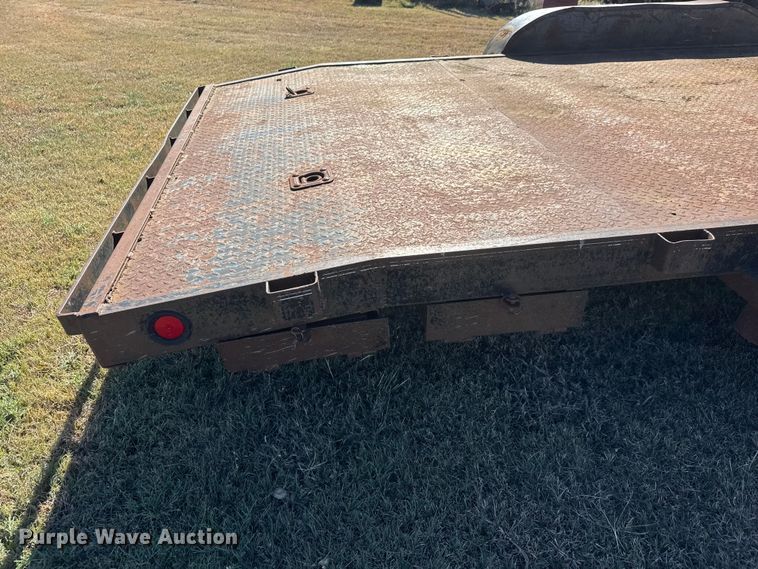 image for item DW6762 2005 PJ equipment trailer