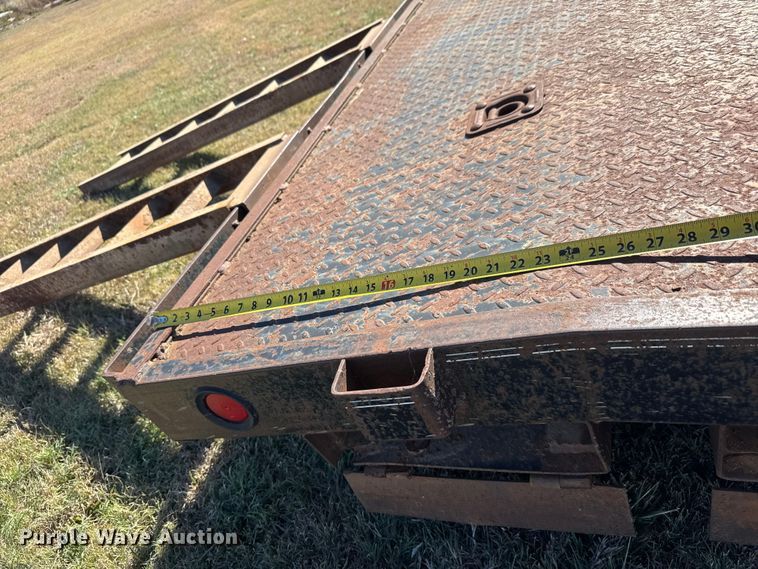 image for item DW6762 2005 PJ equipment trailer