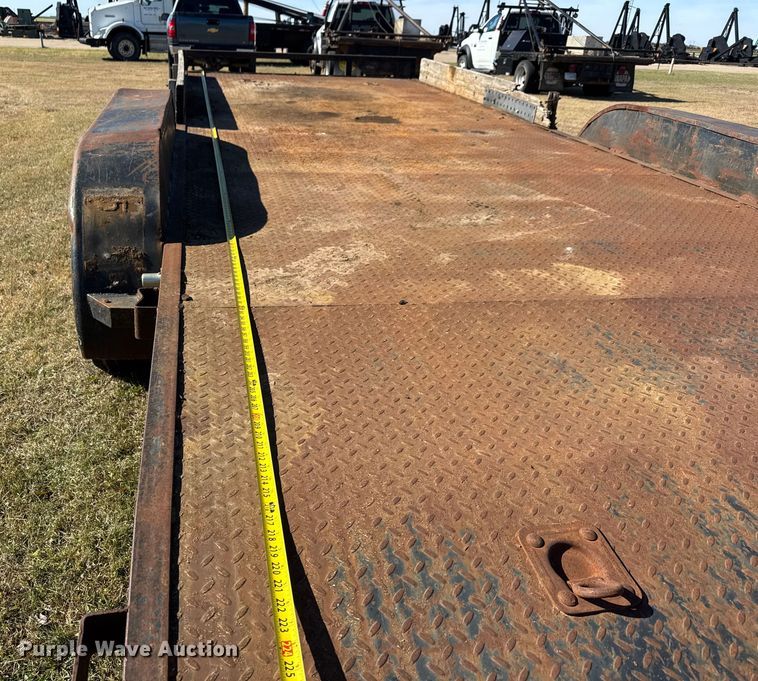 image for item DW6762 2005 PJ equipment trailer