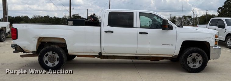 image for item DX5859 2018 Chevrolet Silverado 2500HD Crew Cab pickup truck