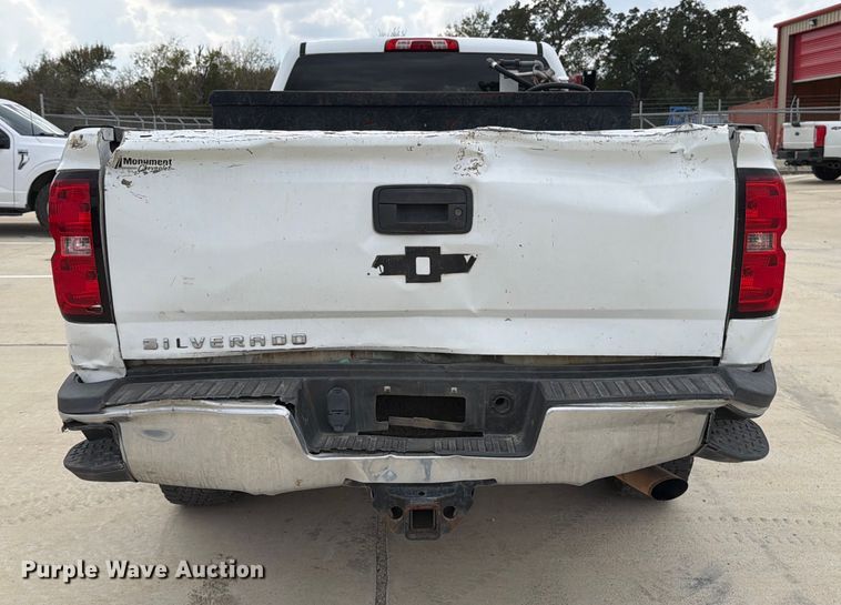 image for item DX5859 2018 Chevrolet Silverado 2500HD Crew Cab pickup truck