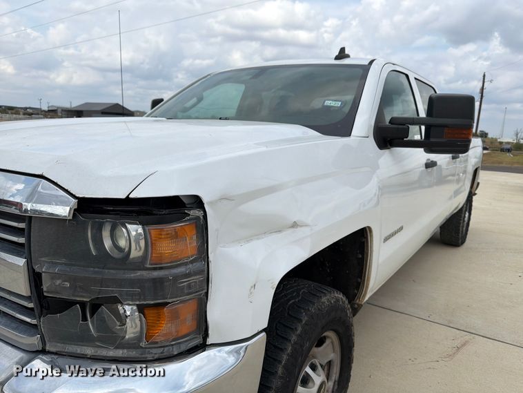 image for item DX5859 2018 Chevrolet Silverado 2500HD Crew Cab pickup truck