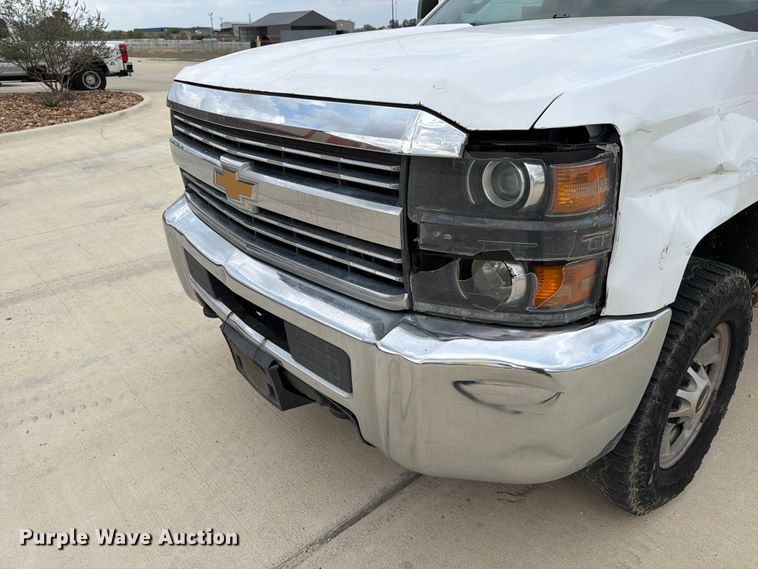 image for item DX5859 2018 Chevrolet Silverado 2500HD Crew Cab pickup truck