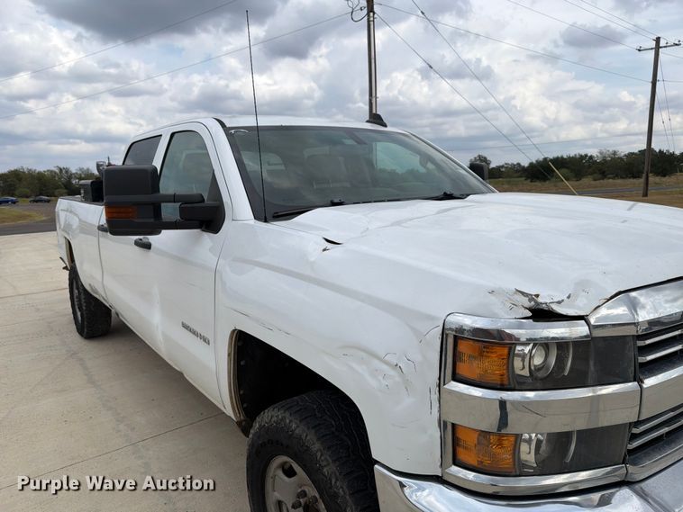 image for item DX5859 2018 Chevrolet Silverado 2500HD Crew Cab pickup truck