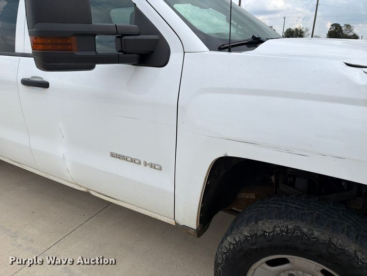 image for item DX5859 2018 Chevrolet Silverado 2500HD Crew Cab pickup truck