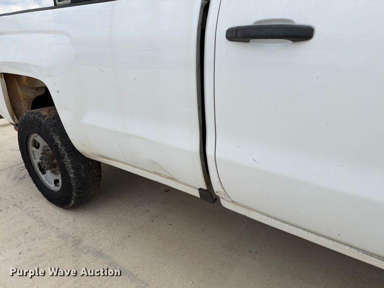 image for item DX5859 2018 Chevrolet Silverado 2500HD Crew Cab pickup truck