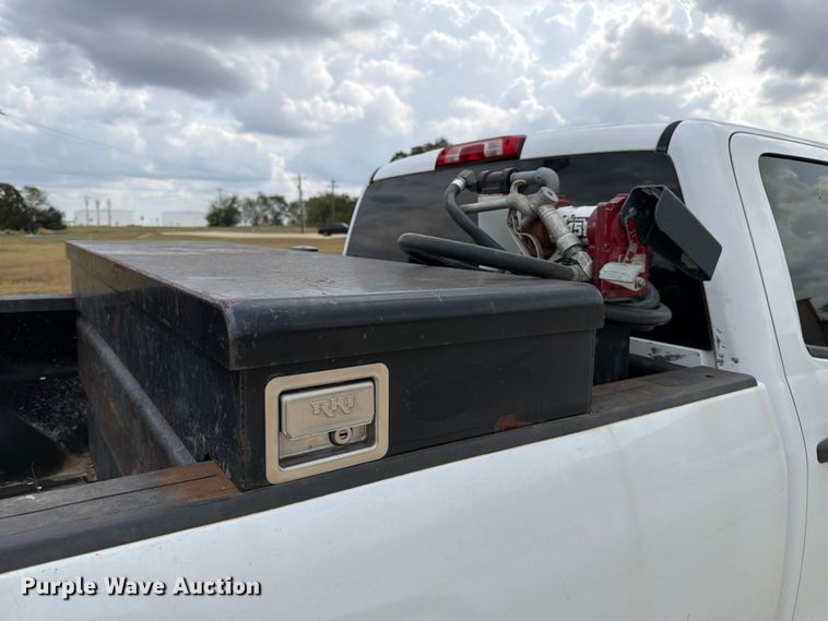 image for item DX5859 2018 Chevrolet Silverado 2500HD Crew Cab pickup truck