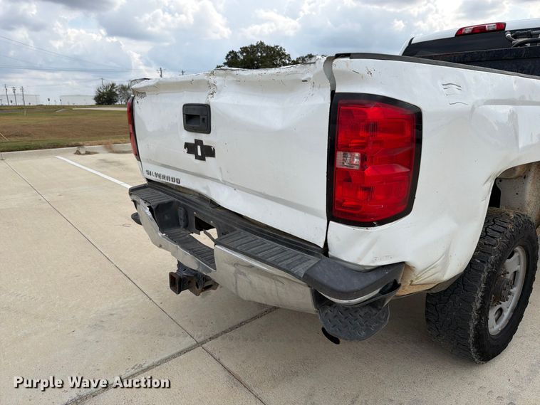 image for item DX5859 2018 Chevrolet Silverado 2500HD Crew Cab pickup truck