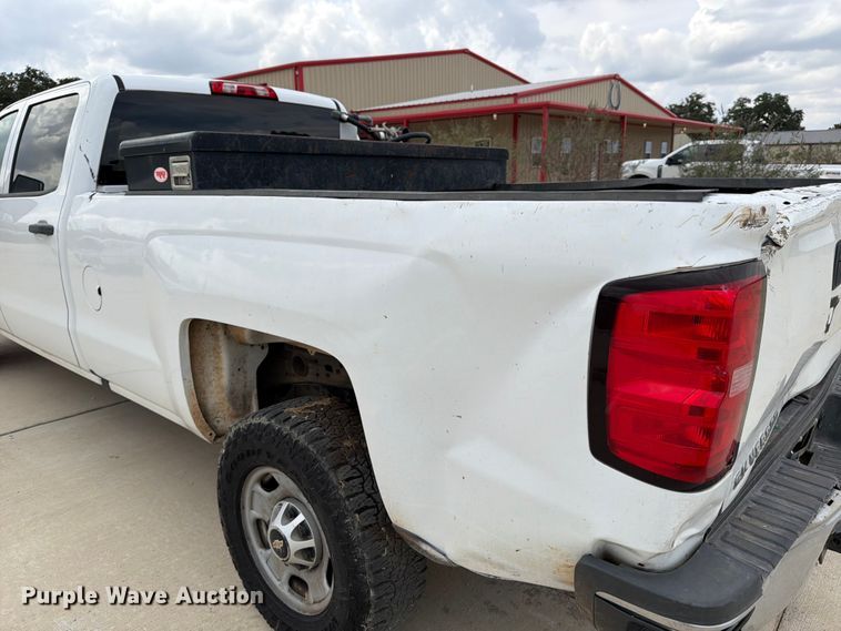 image for item DX5859 2018 Chevrolet Silverado 2500HD Crew Cab pickup truck