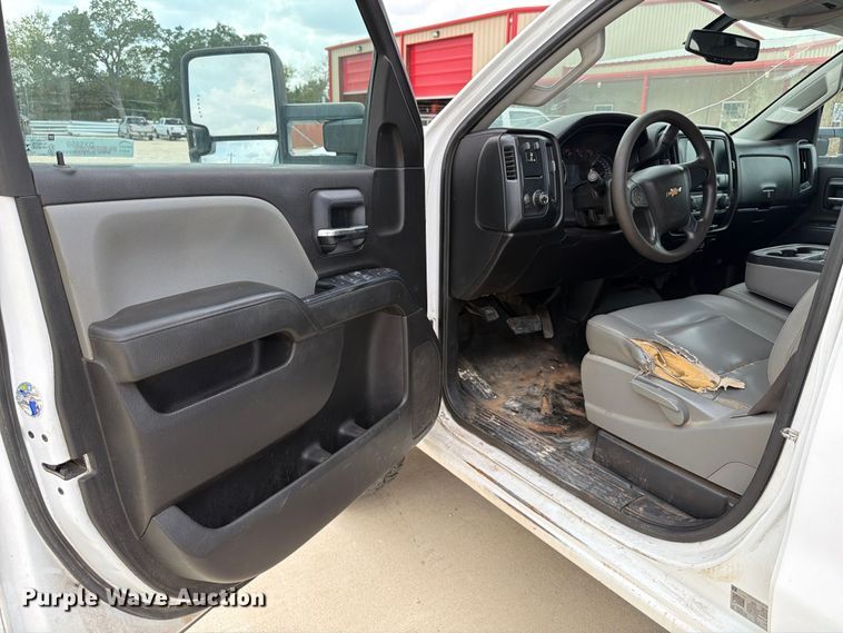 image for item DX5859 2018 Chevrolet Silverado 2500HD Crew Cab pickup truck