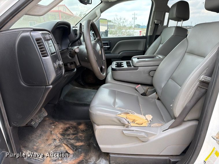 image for item DX5859 2018 Chevrolet Silverado 2500HD Crew Cab pickup truck