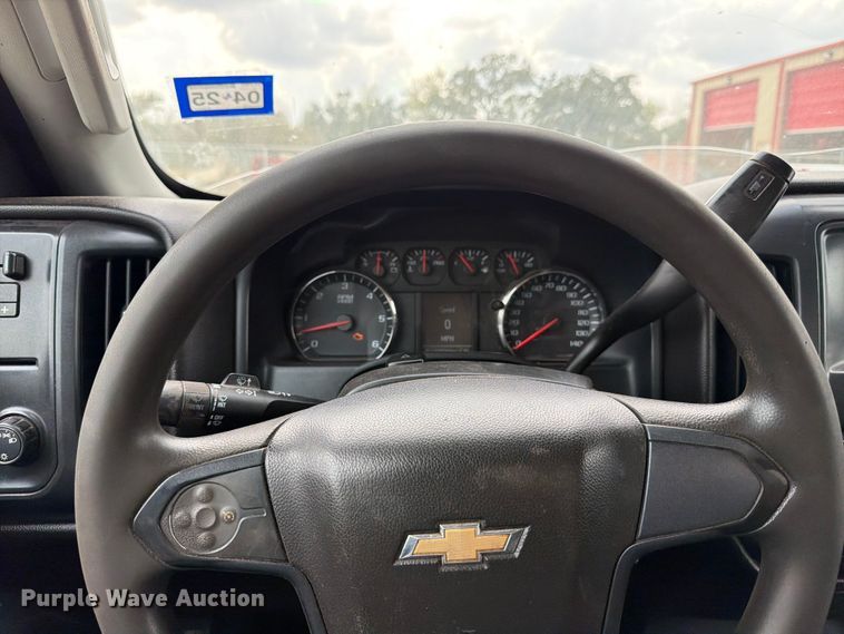 image for item DX5859 2018 Chevrolet Silverado 2500HD Crew Cab pickup truck