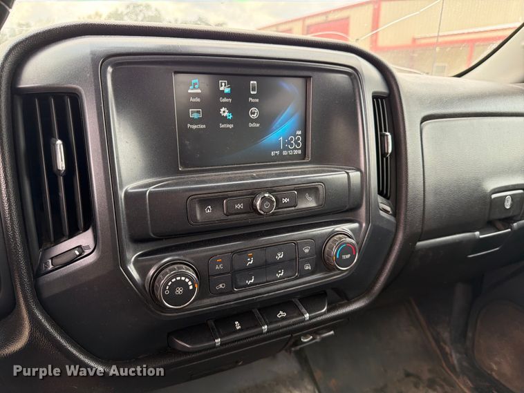 image for item DX5859 2018 Chevrolet Silverado 2500HD Crew Cab pickup truck