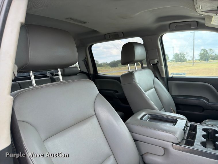 image for item DX5859 2018 Chevrolet Silverado 2500HD Crew Cab pickup truck