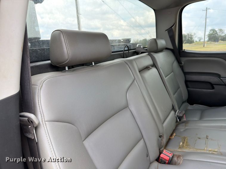 image for item DX5859 2018 Chevrolet Silverado 2500HD Crew Cab pickup truck