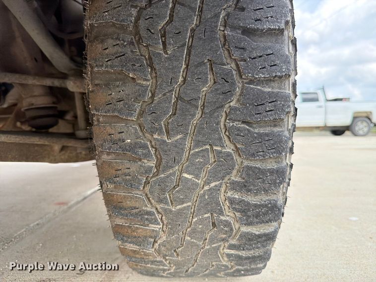 image for item DX5859 2018 Chevrolet Silverado 2500HD Crew Cab pickup truck