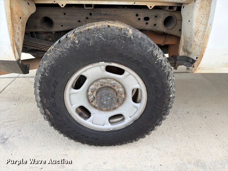 image for item DX5859 2018 Chevrolet Silverado 2500HD Crew Cab pickup truck