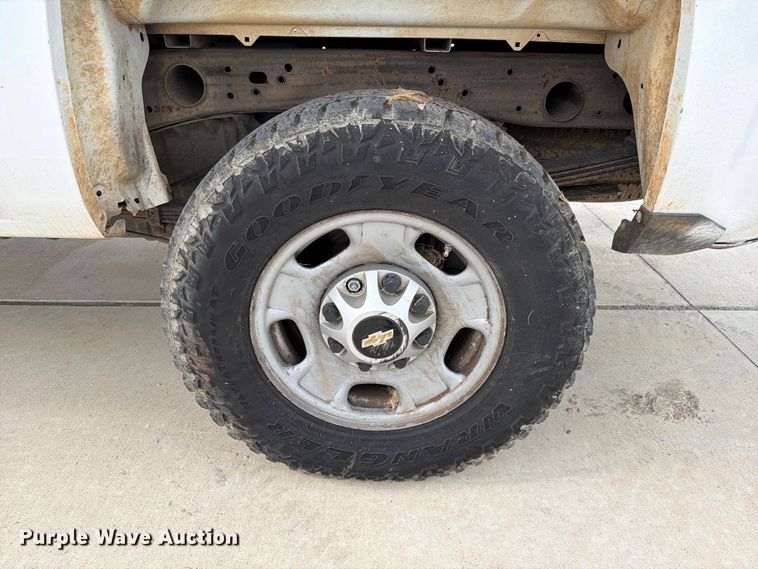 image for item DX5859 2018 Chevrolet Silverado 2500HD Crew Cab pickup truck