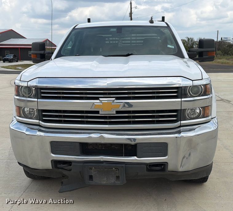 image for item DX5860 2018 Chevrolet Silverado 2500HD Crew Cab pickup truck