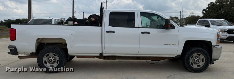 image for item DX5860 2018 Chevrolet Silverado 2500HD Crew Cab pickup truck
