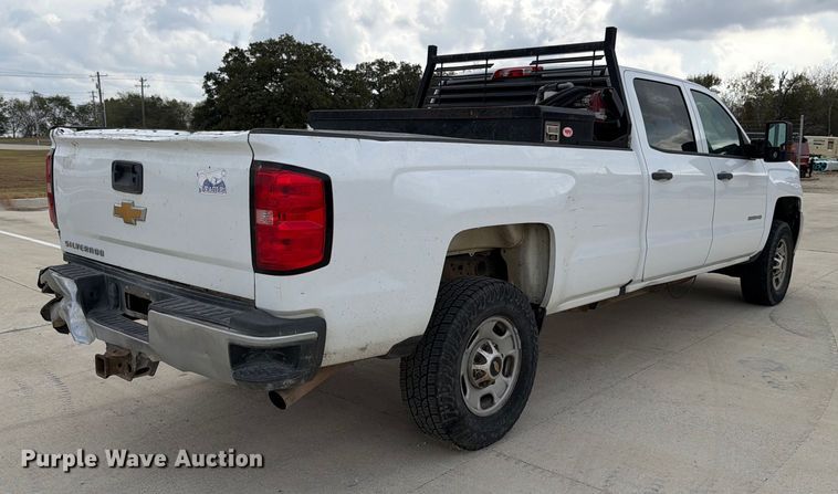 image for item DX5860 2018 Chevrolet Silverado 2500HD Crew Cab pickup truck