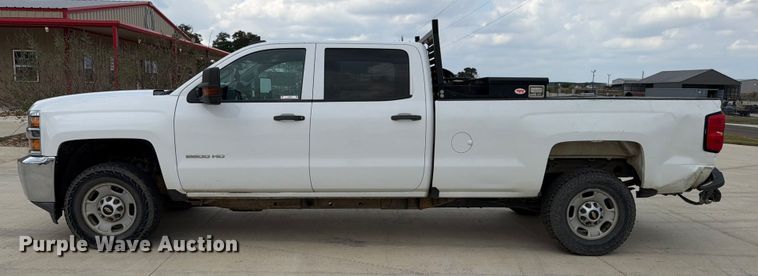 image for item DX5860 2018 Chevrolet Silverado 2500HD Crew Cab pickup truck