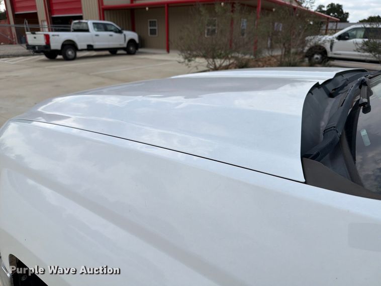 image for item DX5860 2018 Chevrolet Silverado 2500HD Crew Cab pickup truck