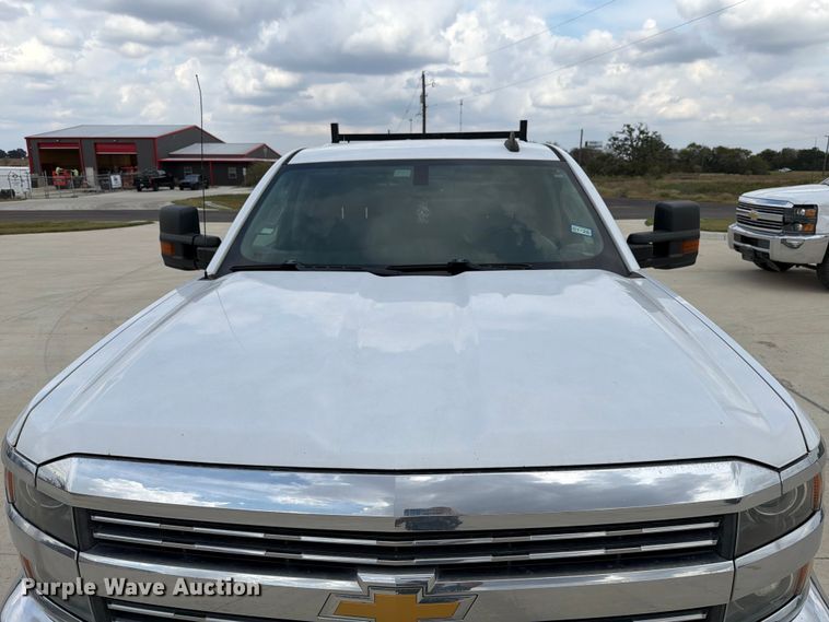 image for item DX5860 2018 Chevrolet Silverado 2500HD Crew Cab pickup truck